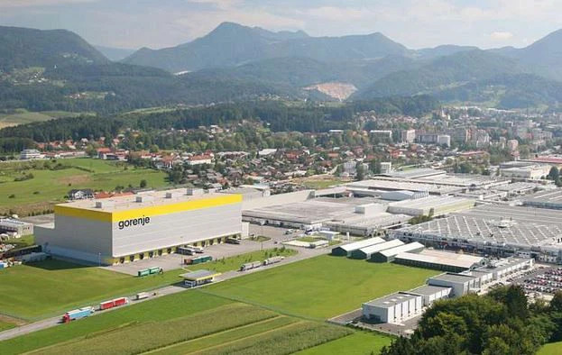 Nhà máy chính tại Slovenia là một trong số những nhà máy lớn nhất, trang thiết bị hiện đại nhất của Gorenje với hơn 10.000 lao động đến từ khắp nơi trên thế giới.